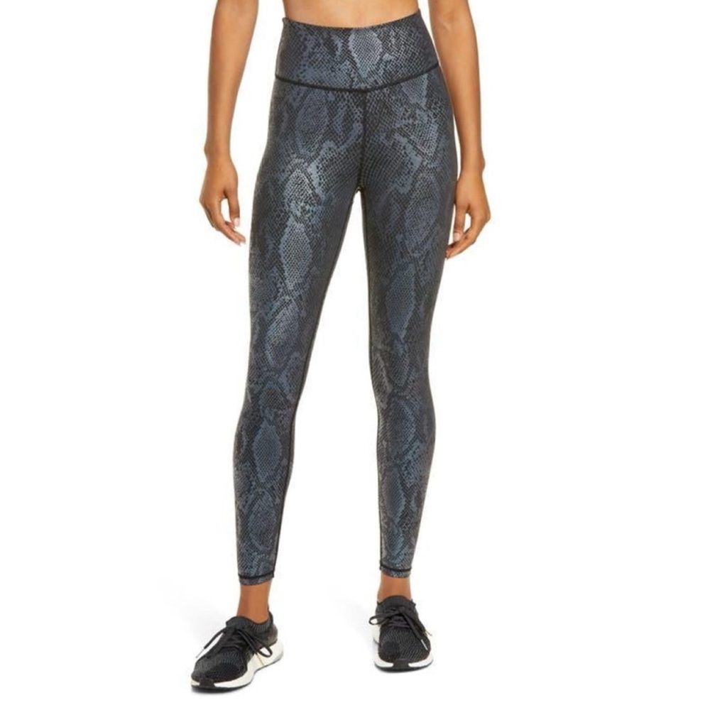IVL Collective NWT Black Hydralux Metallic Snakeskin Simple Leggings, size 4
